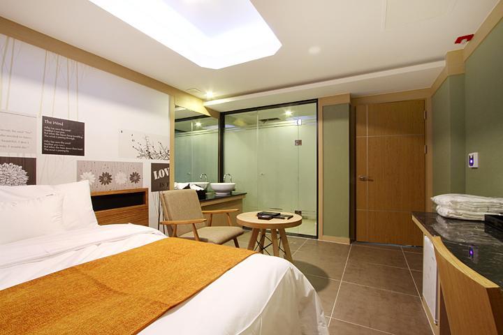 Suwon Orsay Business Hotel ภายนอก รูปภาพ