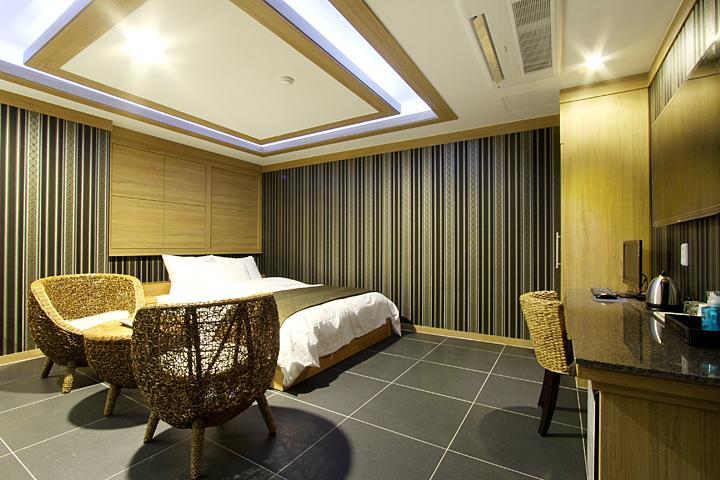 Suwon Orsay Business Hotel ภายนอก รูปภาพ