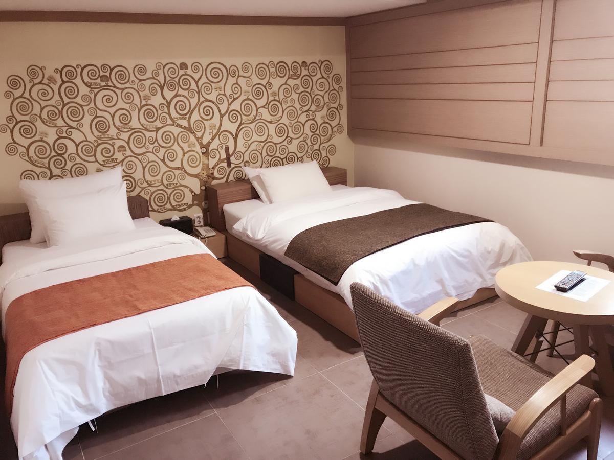Suwon Orsay Business Hotel ภายนอก รูปภาพ