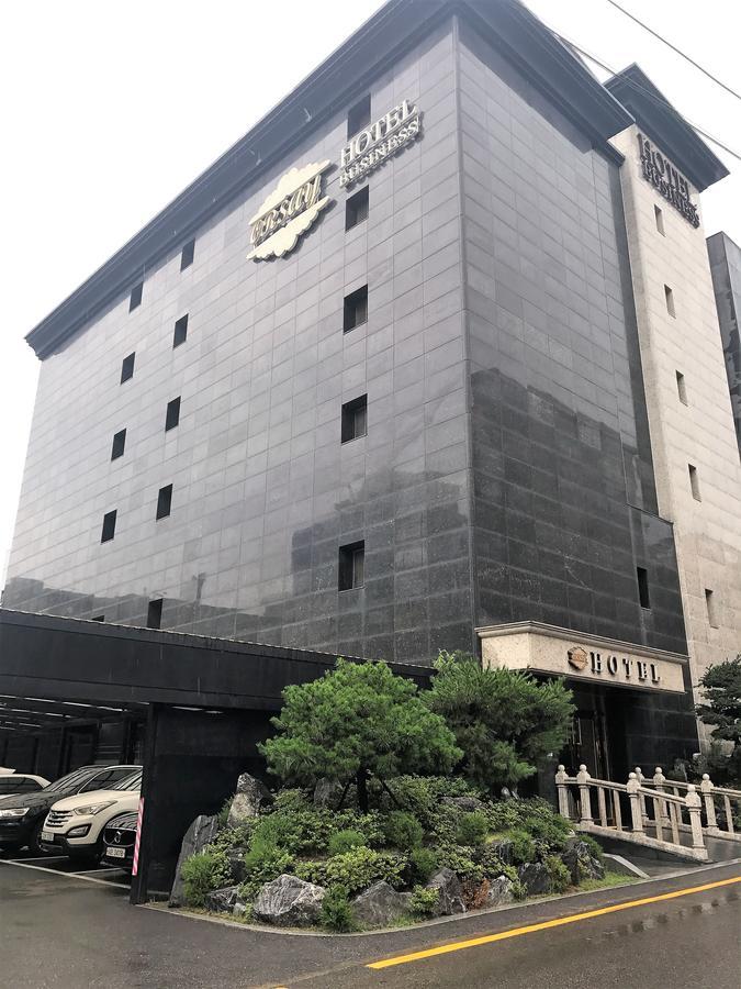 Suwon Orsay Business Hotel ภายนอก รูปภาพ
